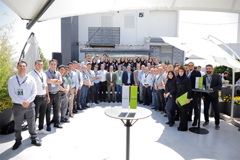 توسعه زیرساخت ارتباطی و پایگاه داده مبیننت