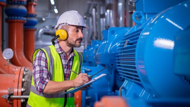 آموزش کارکنان برای ایمنی کار با الکتروموتورها