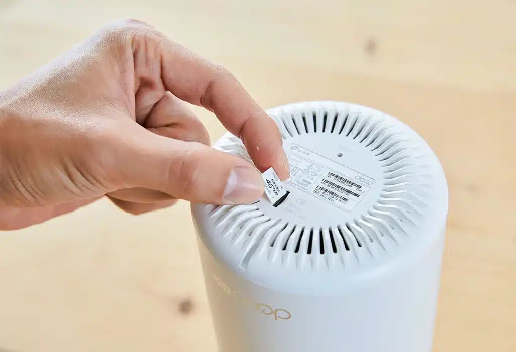 نحوه قرار دادن سیم کارت در مودم X20-4G